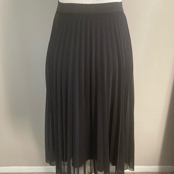 COPY - Black pleated midi skirt - Picture 2 of 2